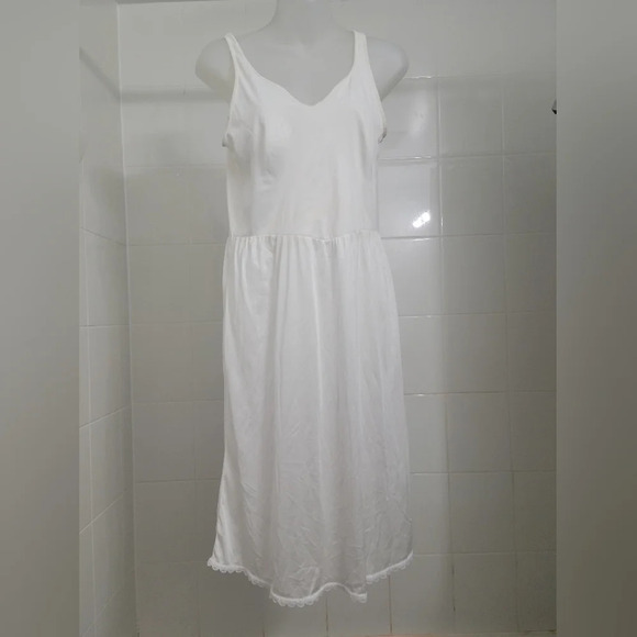 Vintage  Warners White Slip - Picture 2 of 7